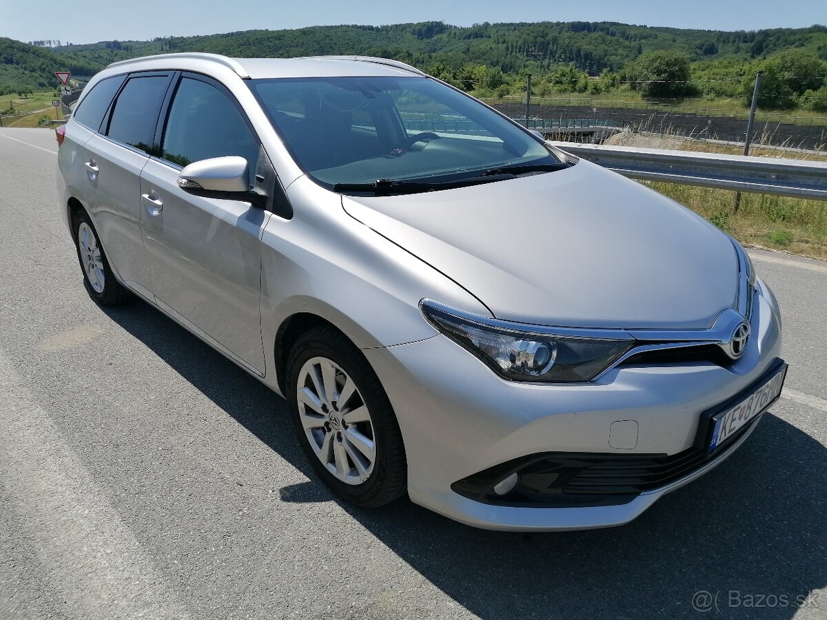 Toyota Auris 1.2 - Touring Sport