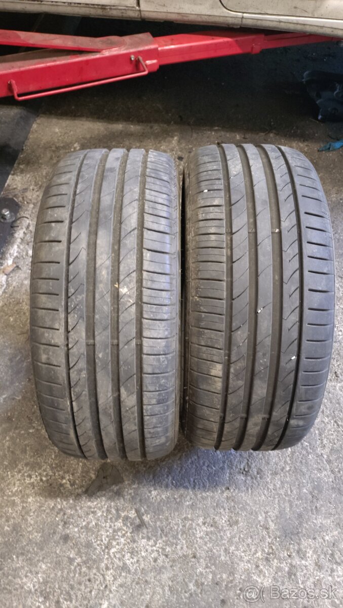 255/40 R19