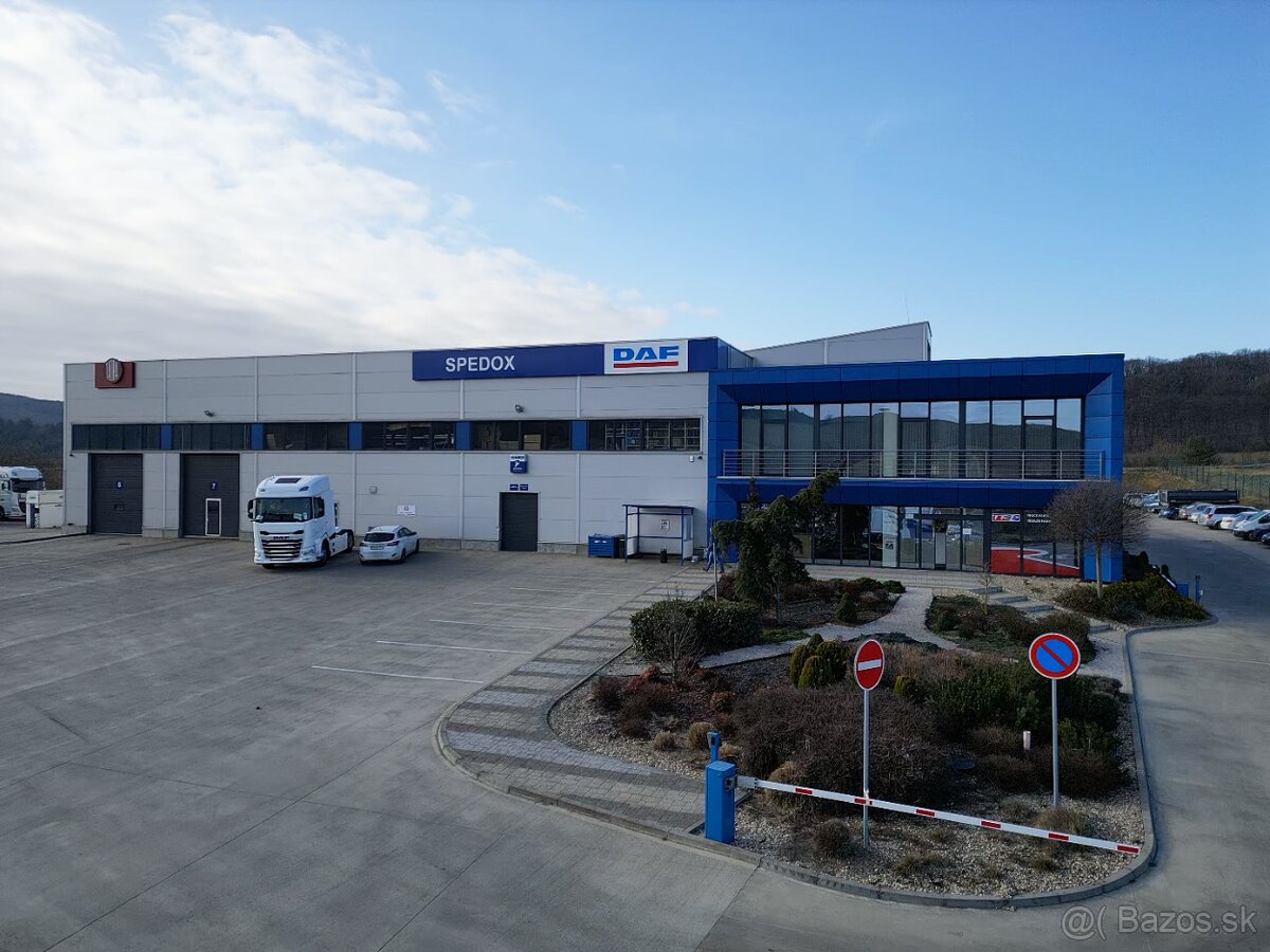 Pracovník náhradných dielov (automotive)