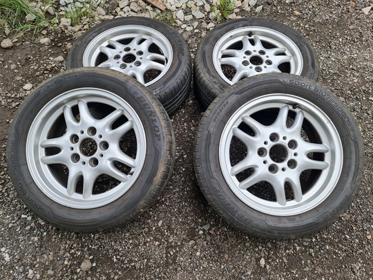 ALU kola BMW s pneu – Dunlop 205/55 R16 Prodám sa