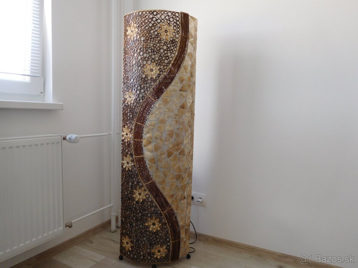 LAMPA stojatá MUŠLA / BAMBUS,