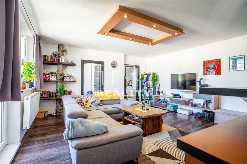 Predaj zrekonštruovaného slnečného 3-izbového bytu v...