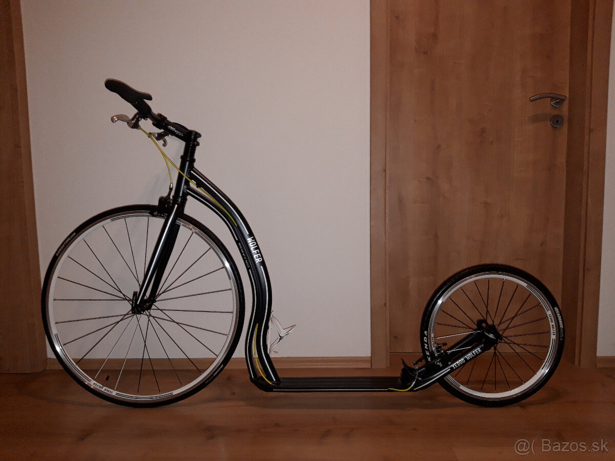 YEDOO WOLFER BLACK 28"/20" - sportova cestna kolobezka