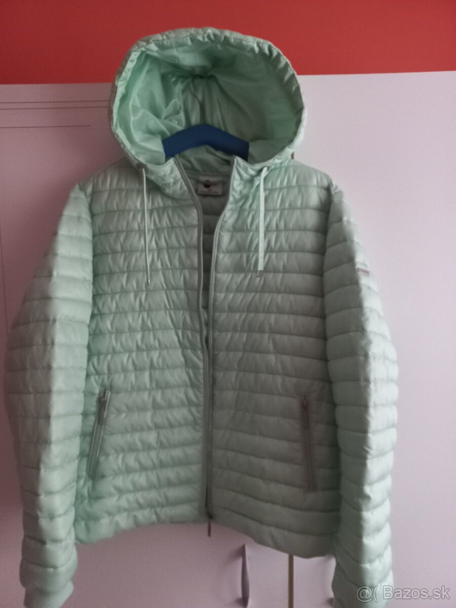 Damska bledozelena bunda c44