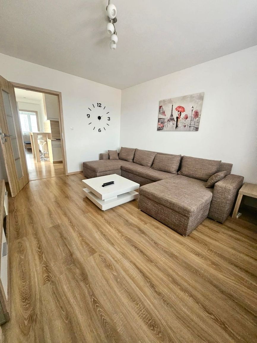 VÝNIMOČNÝ 3-IZBOVÝ BYT V CENTRE TRENČÍNA S 2 BALKÓNMI