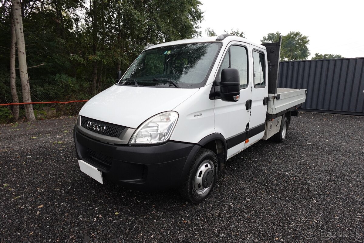 IVECO DAILY DVOJKABINA VALNÍK 7MÍST 3.0HPT