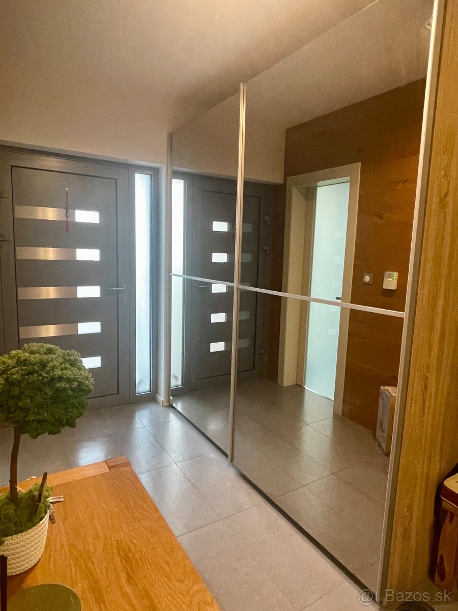 Predám zrkadlovú rolldoor v top stave