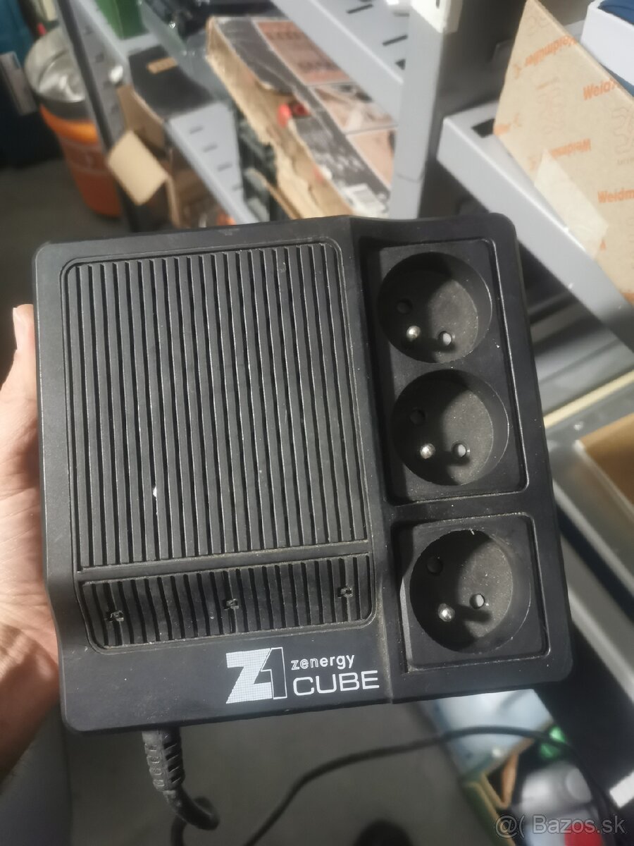 Kompaktný záložný zdroj UPS