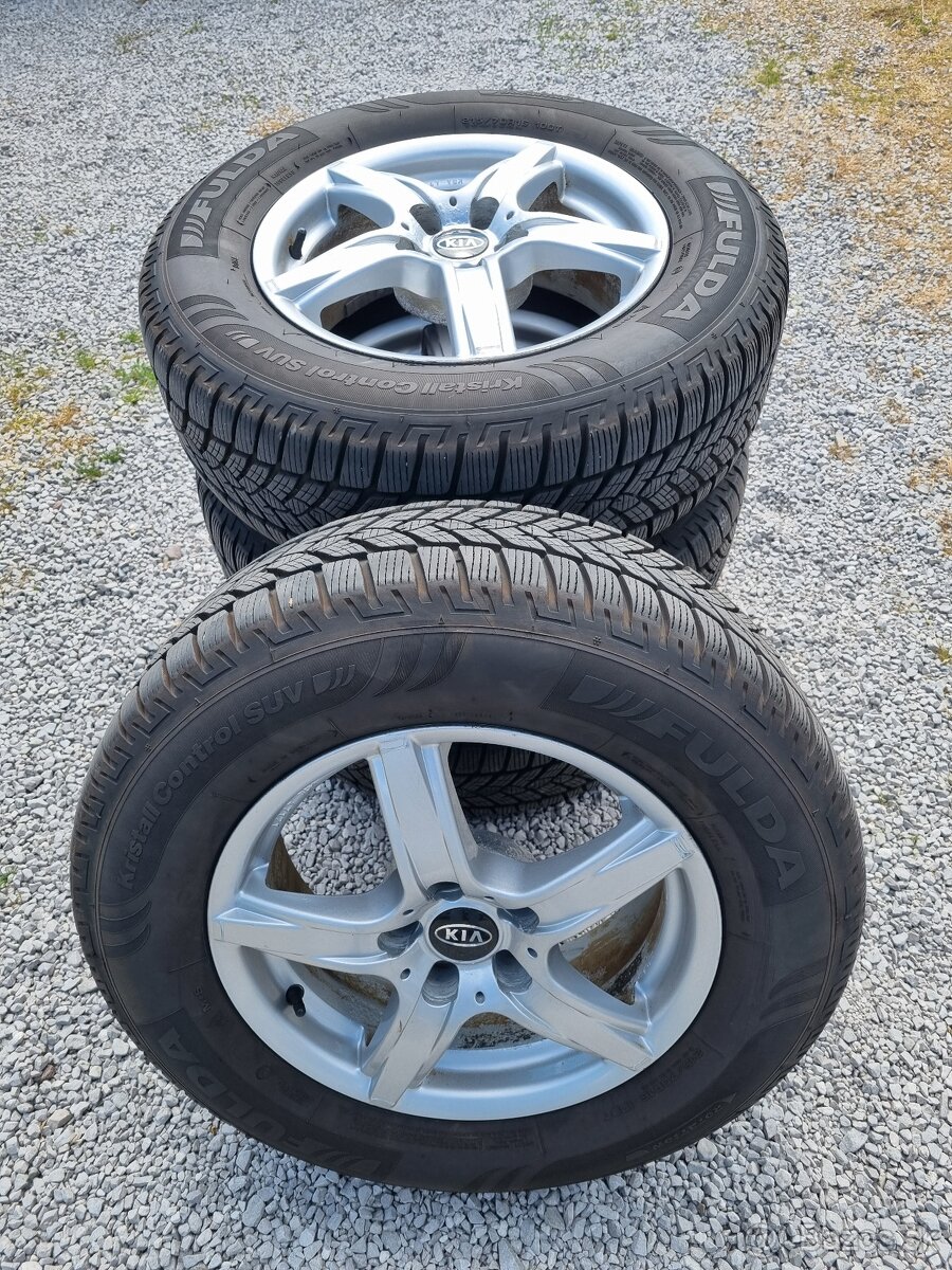 ===114,3 215/70 R16===