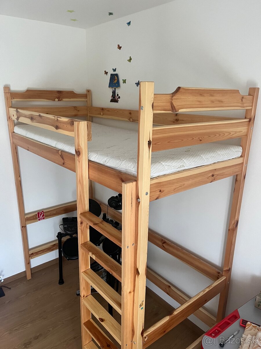 Decka poschodova postel