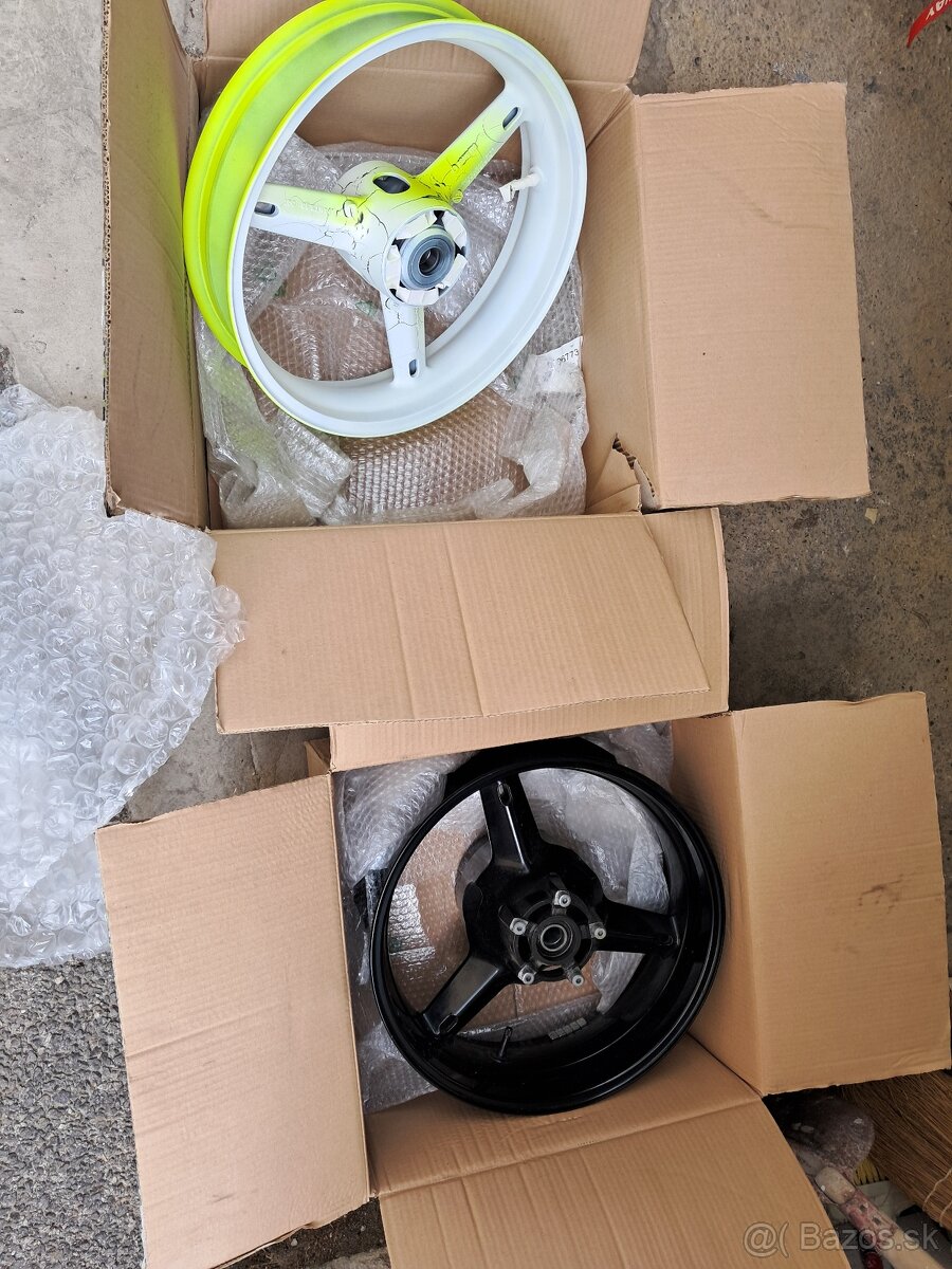 Kolesa suzuki gsxr 600 k1