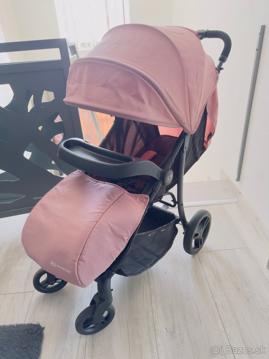 Športový kočík kinderkraft +nánožník +fólia