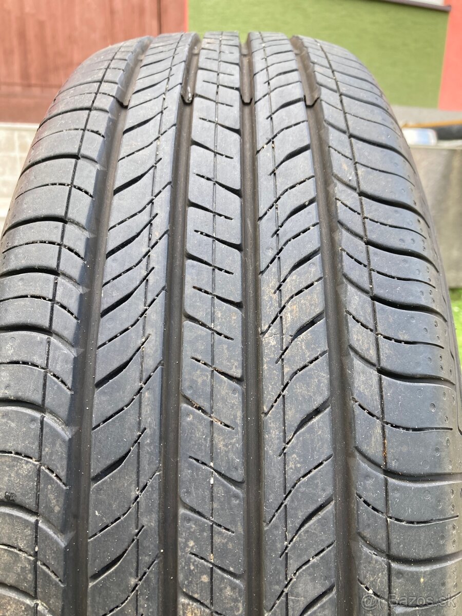 MAXXIS BRAVO HPM5 215/60 R17 M+S