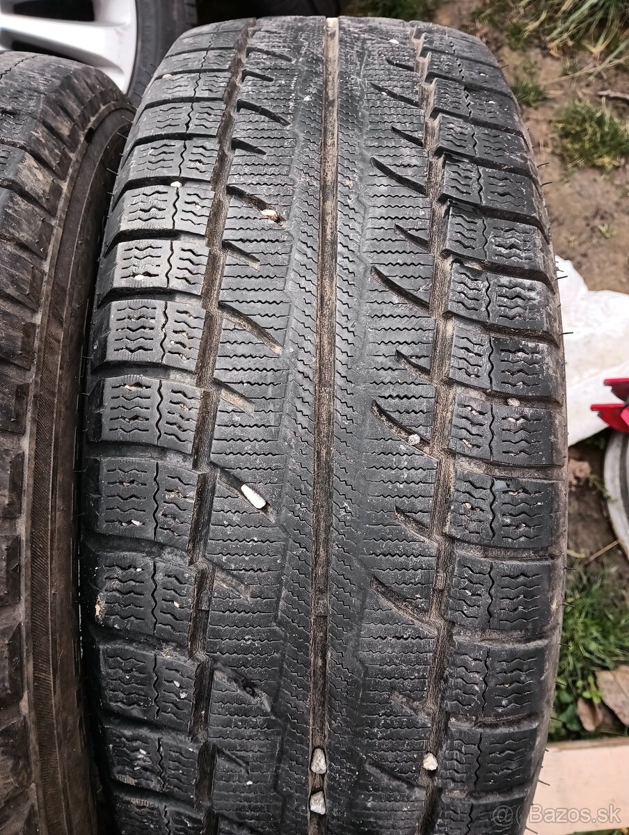 215/65 R16 C zimné dva ks .Vzor 4.5mm.Dot 2918