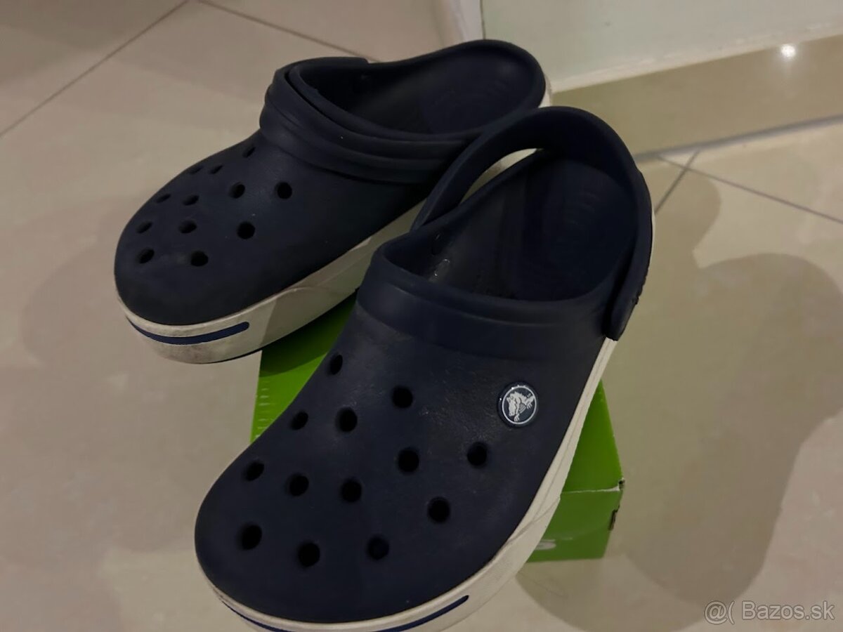 CROCS - 5 - 7