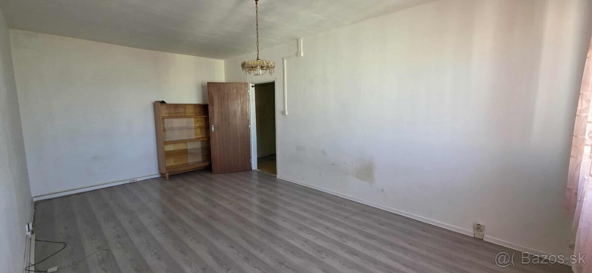 Ponúkame 1- izbový byt pri novom kostole o výmere 40 m2