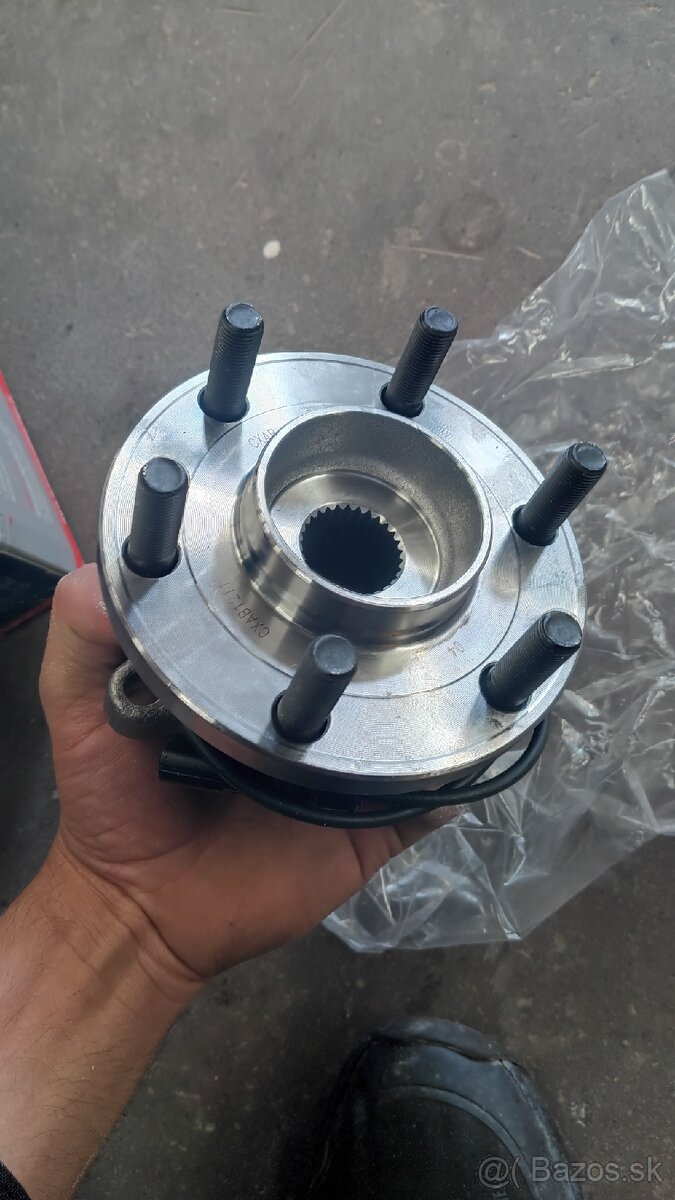 Ložisko predného kolesa NISSAN Navara