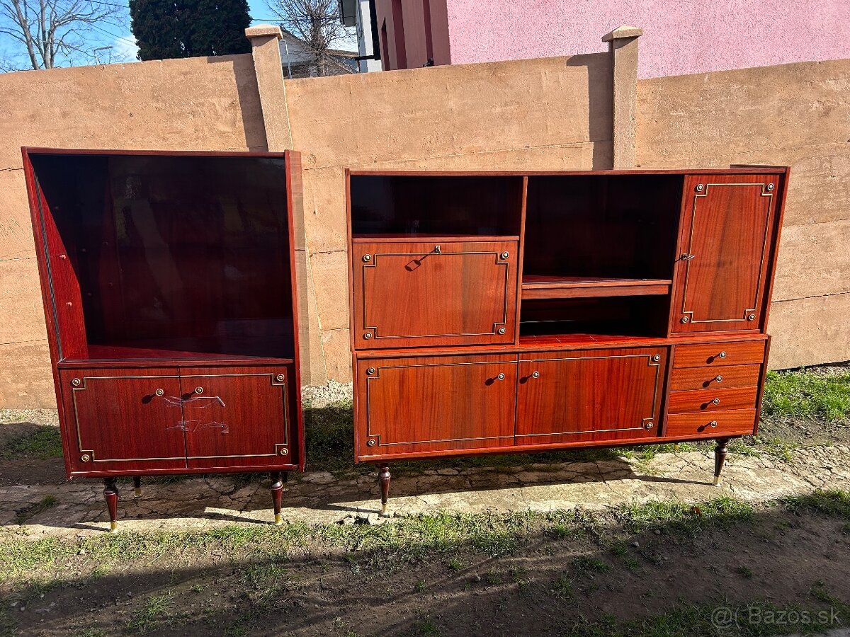 Veľmi zachovalý rumunský nábytok