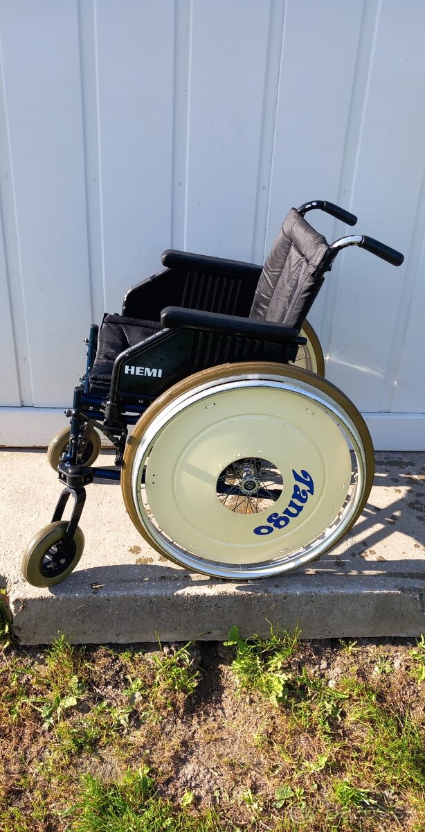 Invalidný vozík odľahčený mechanický
