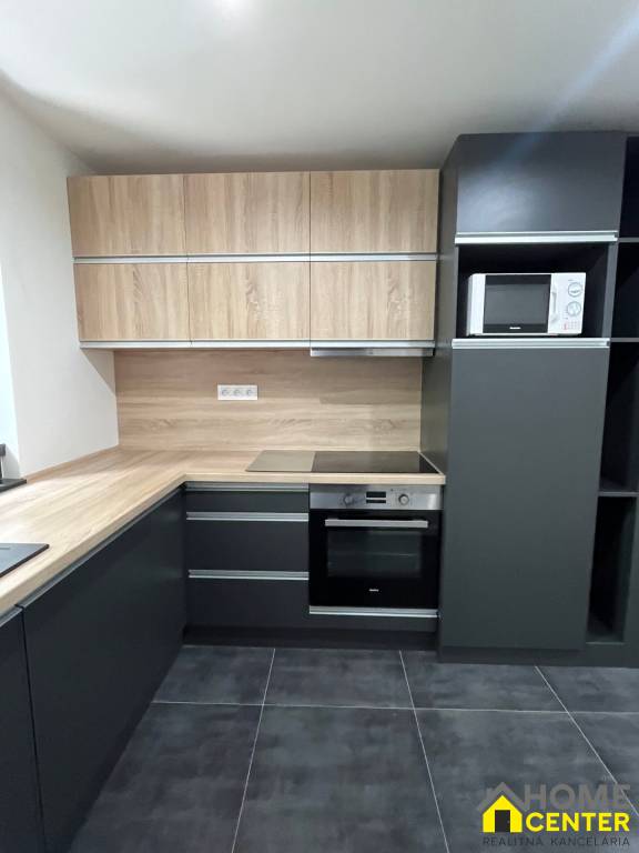 Prenájom 2-izbového bytu, Sústružnícka, Sústružnícka, Komárn