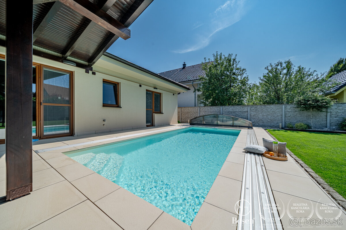 BOSEN | 4 izbový bungalov s bazénom a garážou v Malinove