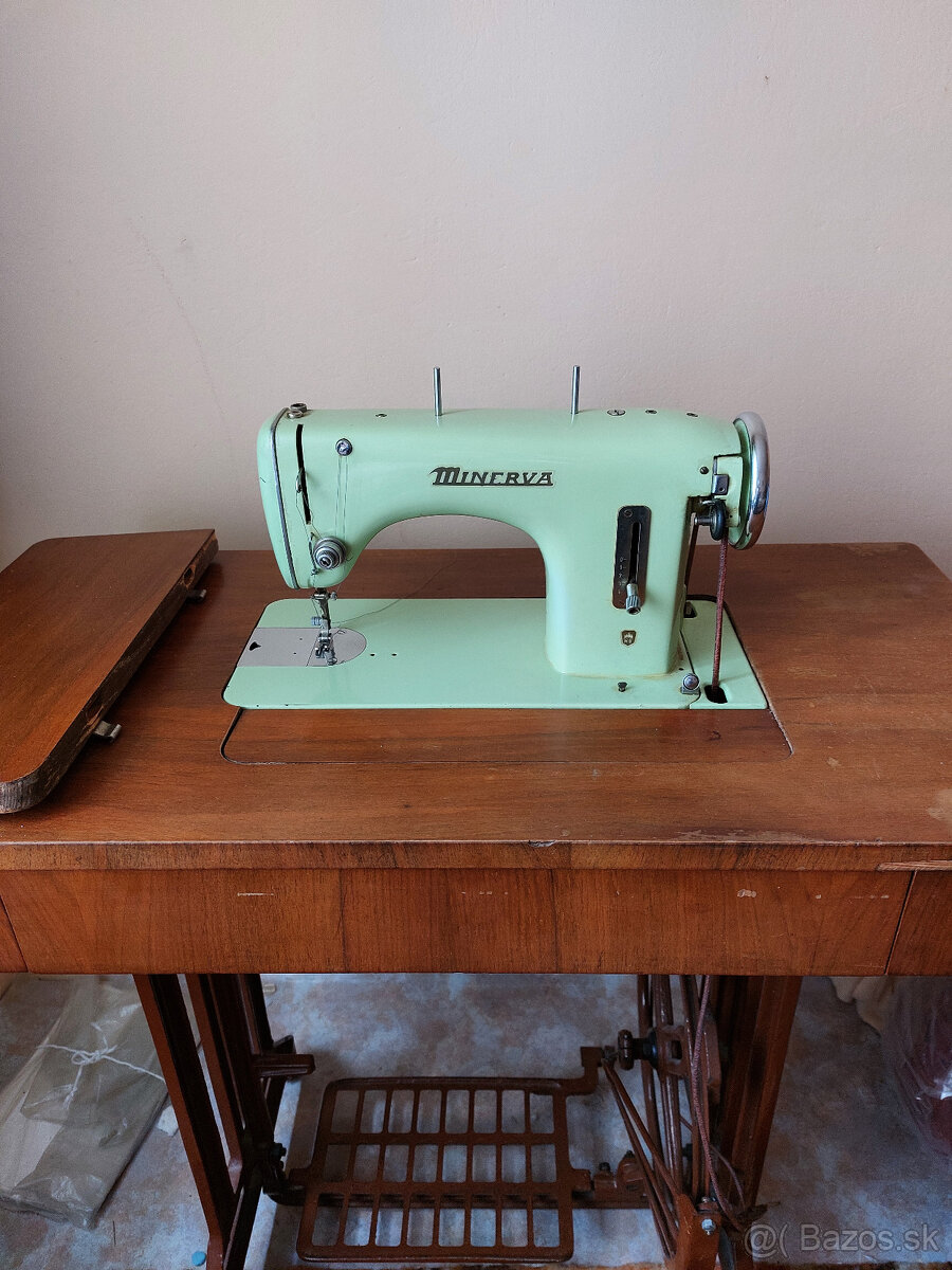 Predam funkcny sijaci stroj Minerva, original farba,vstavaný