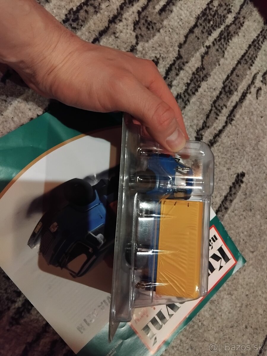 Kultovné nákladiaky minulej éry 1:43