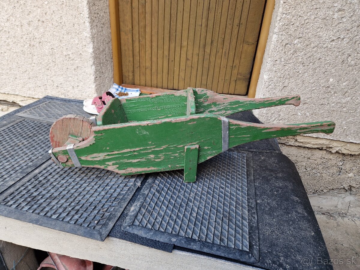 Dreveny furik dekoracia