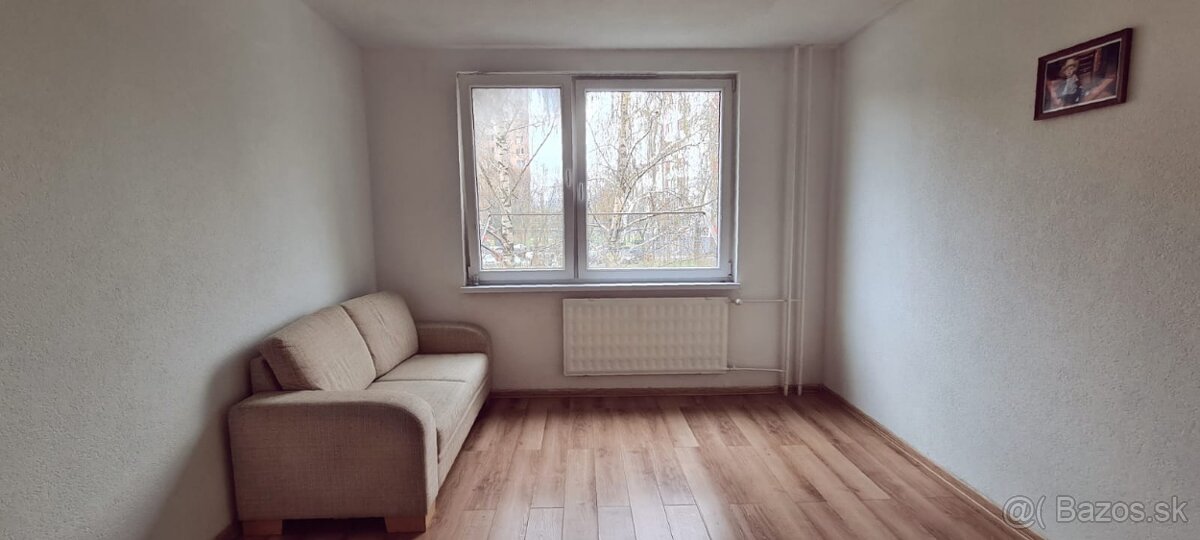 Prenajmem 2 izbový velkometražny byt