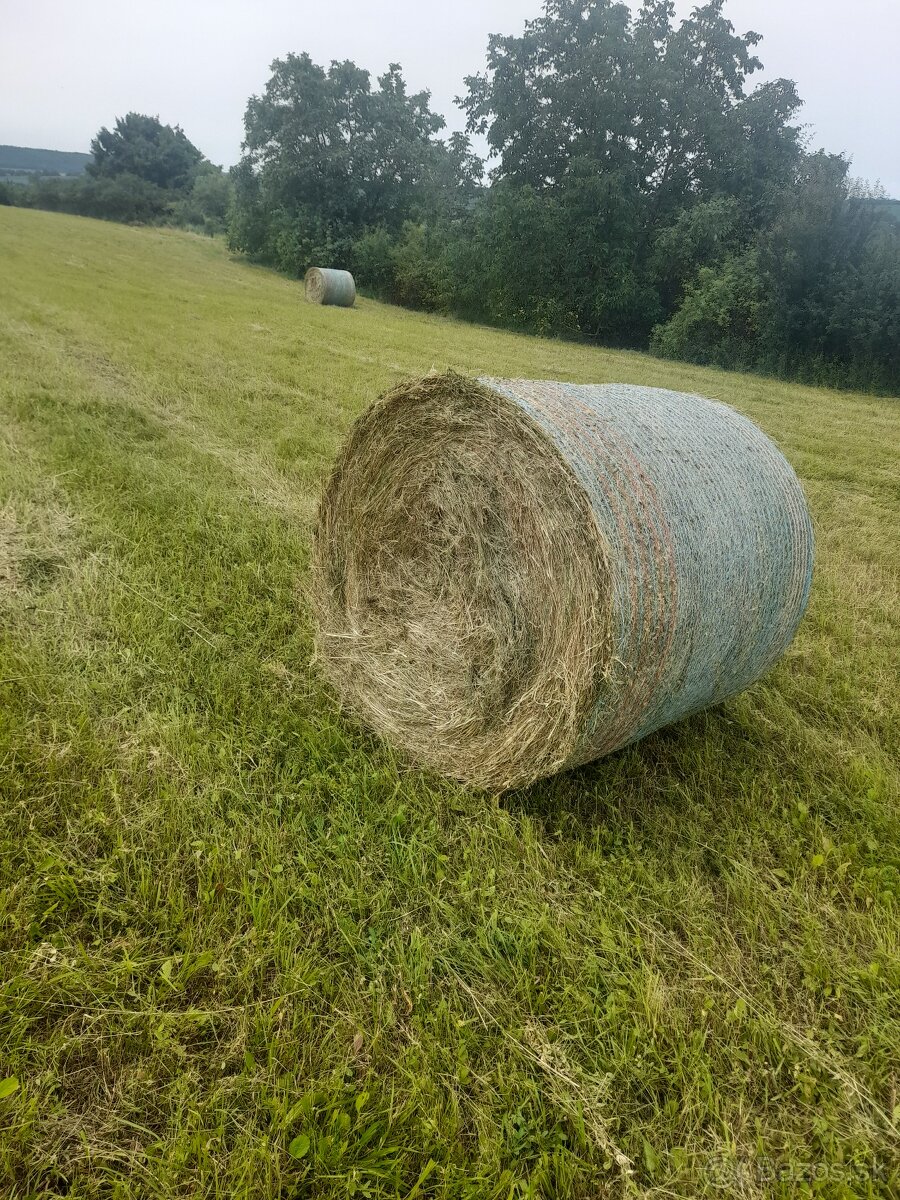 Guľaté baliky seno + dovoz možny balikovane seno