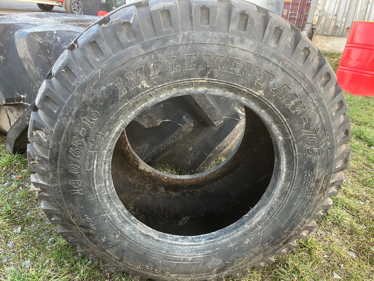 Predám pneu Bkt 14.0/65 R 16