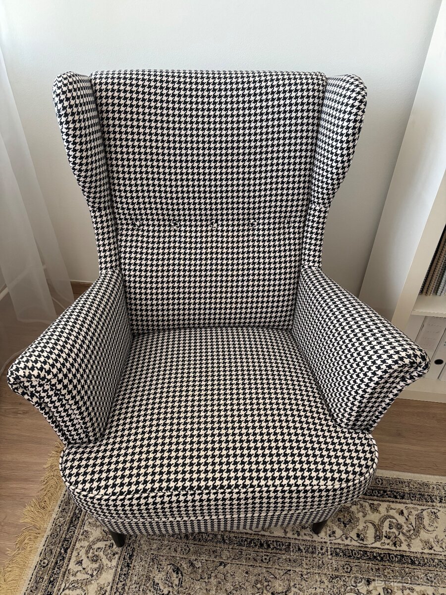 IKEA Kreslo Strandmon vzor kohutia stopa