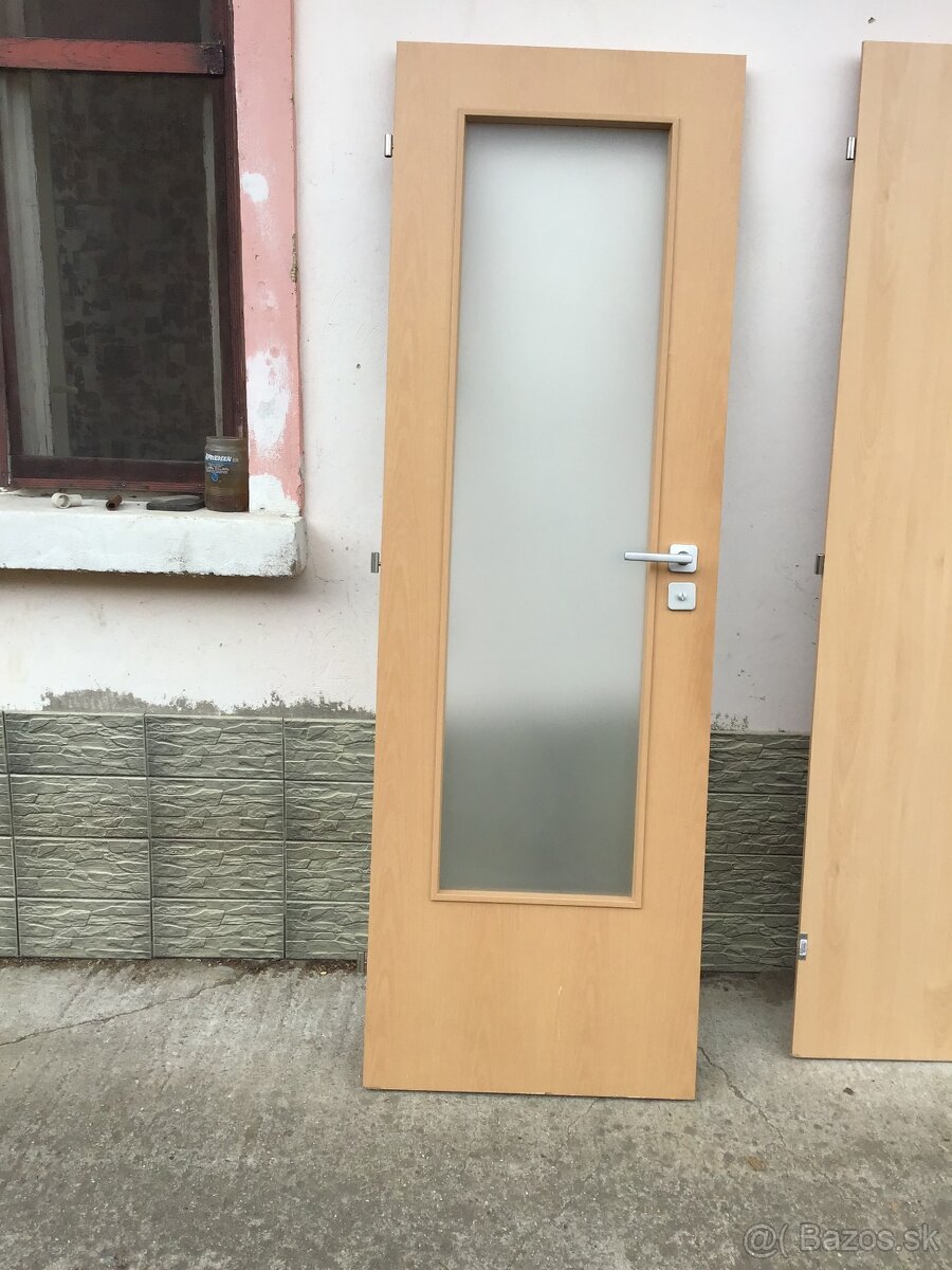 LAVé HNEDé DVERE SO SKLOM