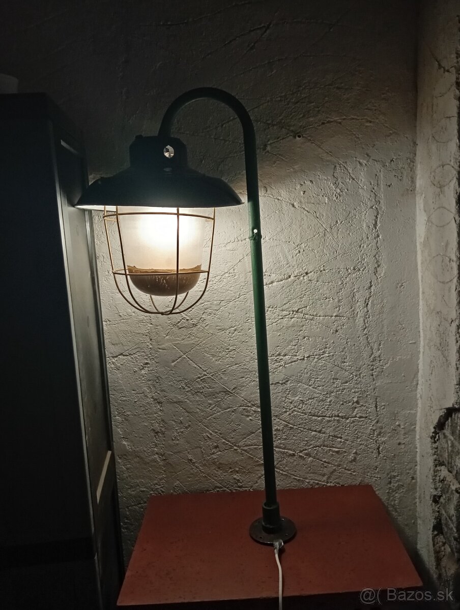 Priemyselná lampa