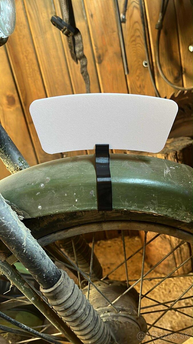 Plutvička na Babettu alebo iný motocykel