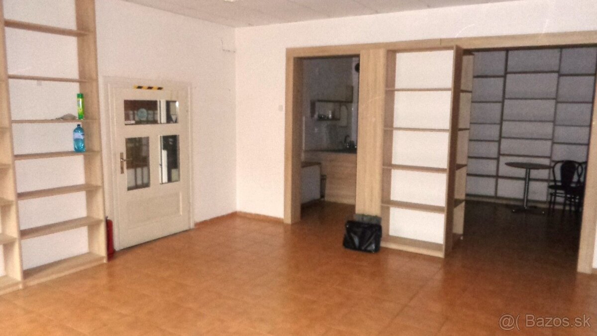 Prenájom - obchodný priestor 67 m2, Banská Bystrica, centru