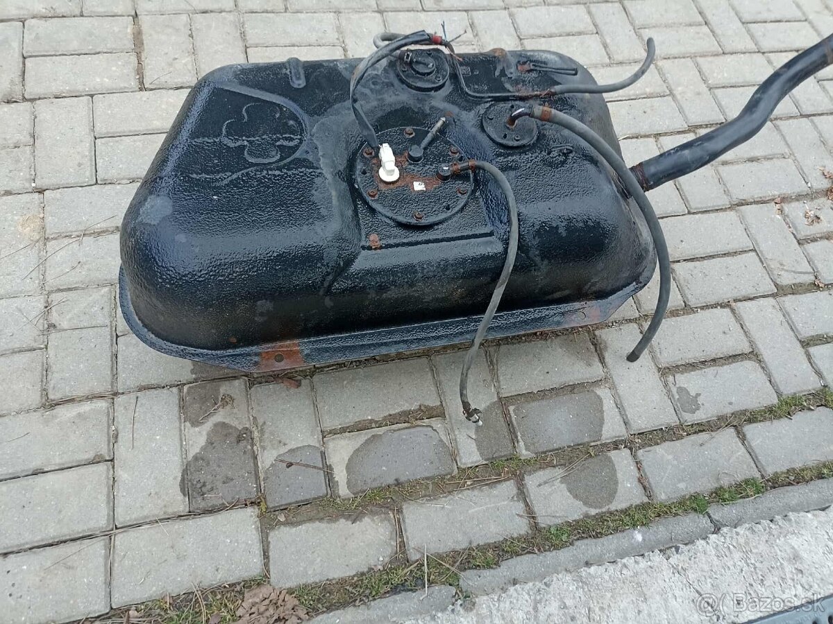 nádrž na grand vitara Benzín ...
