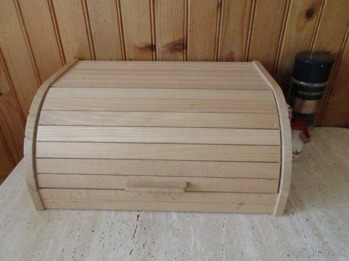 Drevený bukový chlebník