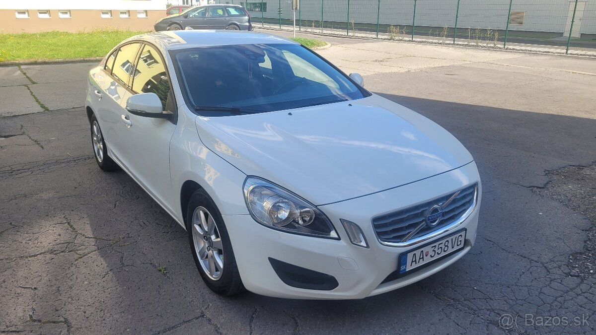 VOLVO S60 – BIELA, kúpené v EU, model 2012r, 1,6, 84kw