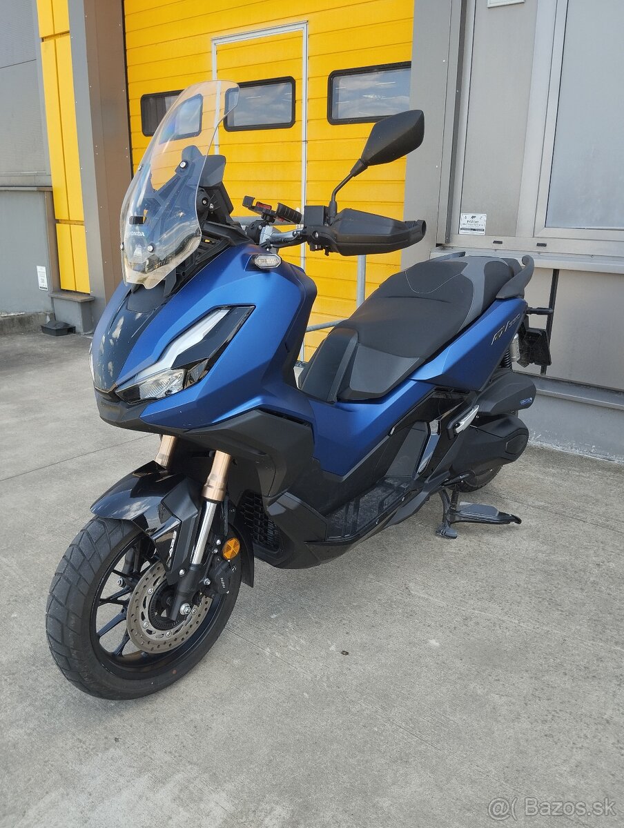 Honda adv 350