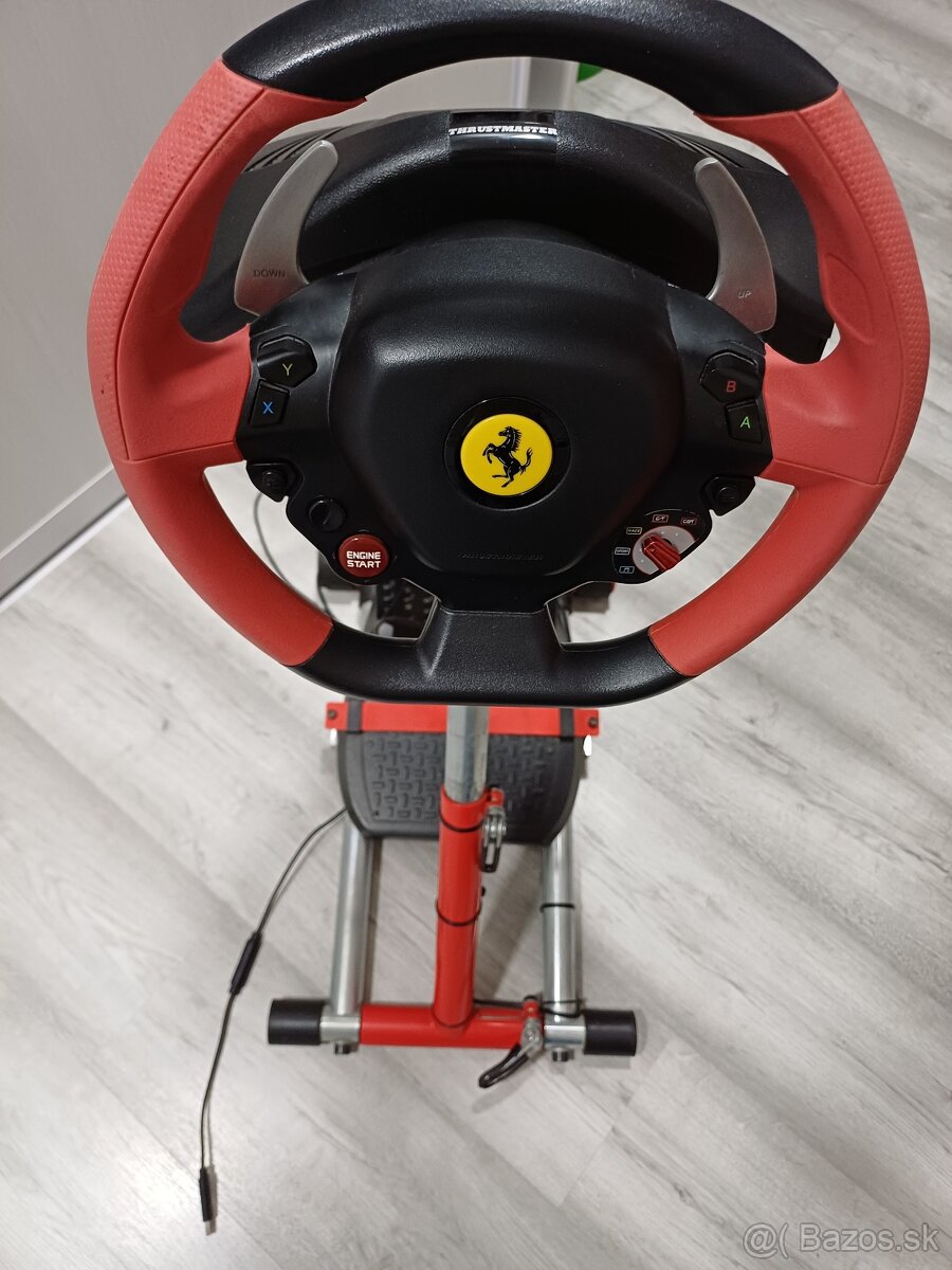 Volant na xbox Thurstmaster Ferrari 458 Spider Rancing Wheel