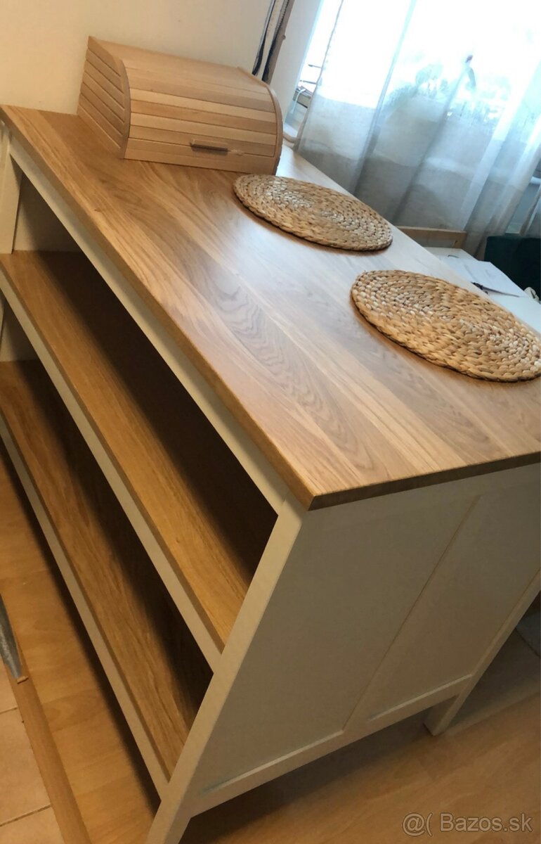 Kuchynky stôl s 2 stoličkami