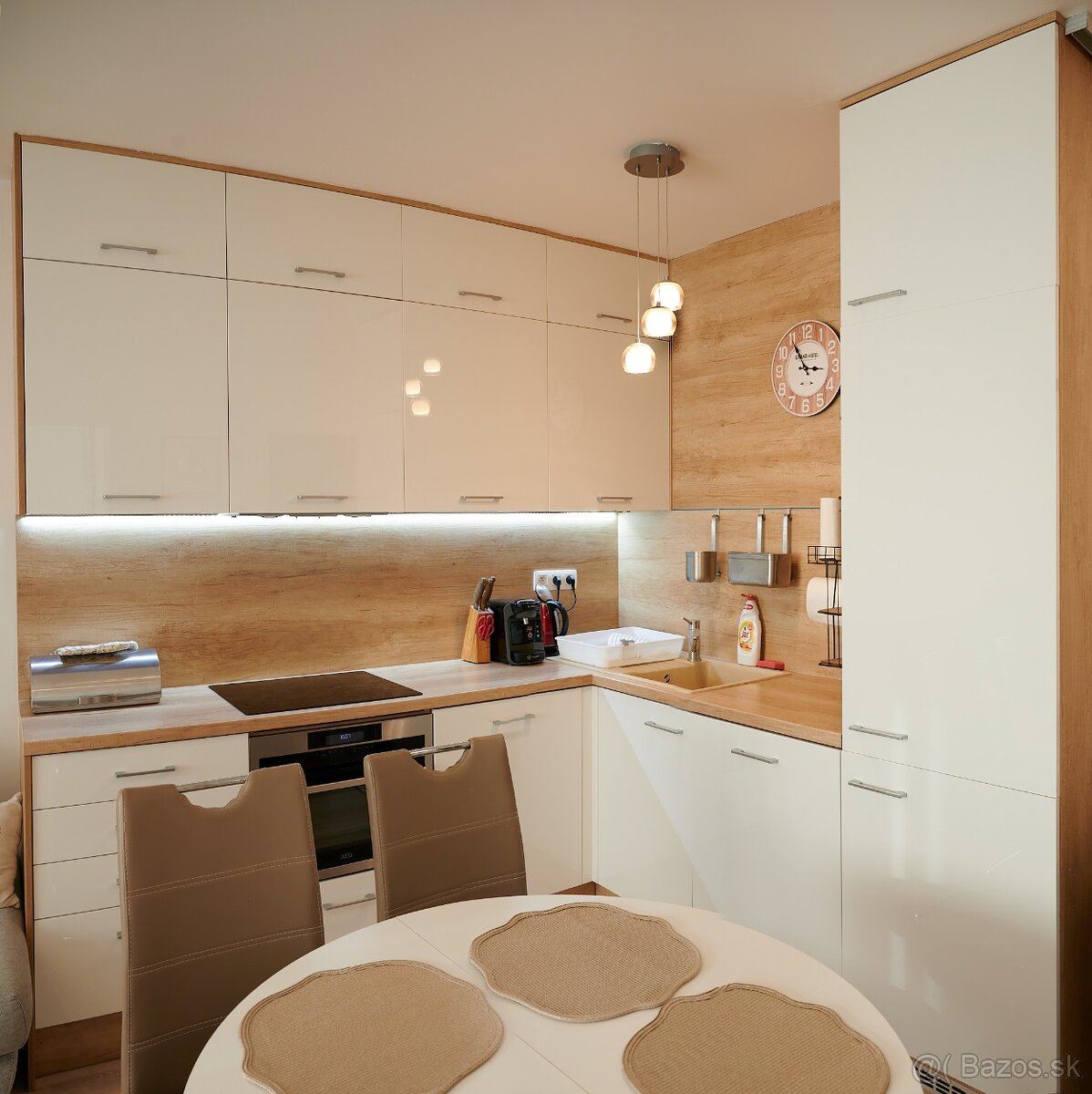 Na prenájom 2-izbový byt v Arborii s parkovaním v garáži