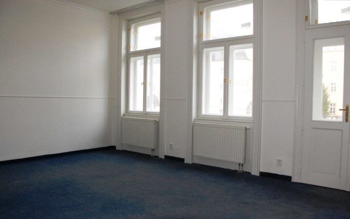 28 m2 až 168 m2 - Obchodné priestory, Trenčín-centrum
