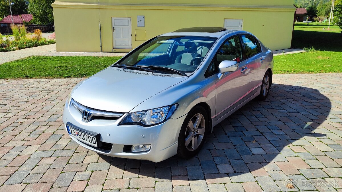 Spoľahlivá Honda Civic 1.8 Automat – STK/EK do 2027 103

