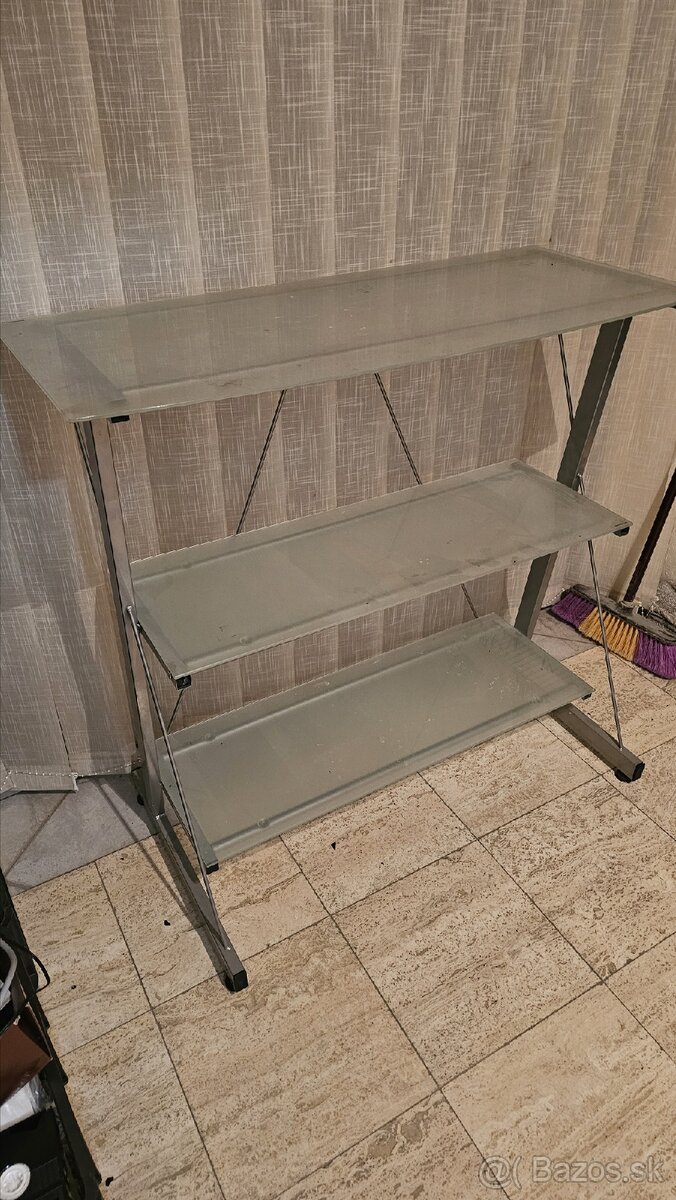 Stolík pôvodne pod pc