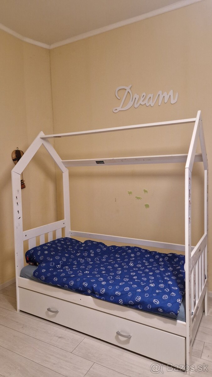 Detska posteĺ