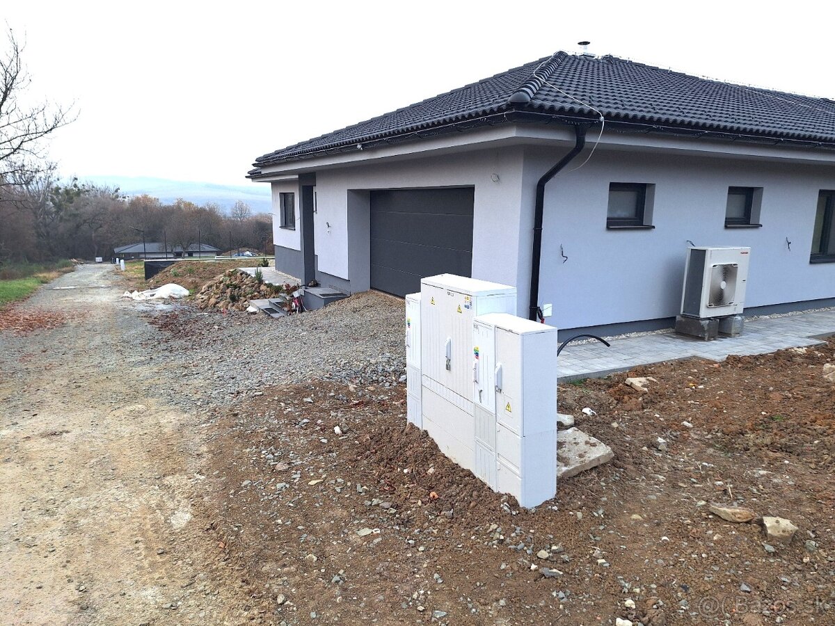 Ruskov - stavebný pozemok 697m2, Elektrina, Optický internet