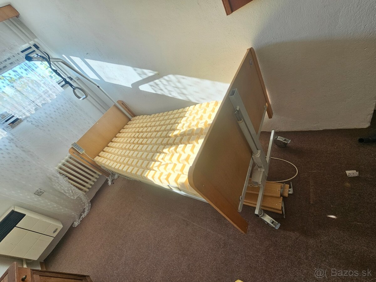 Elektricky polohovateľná posteľ