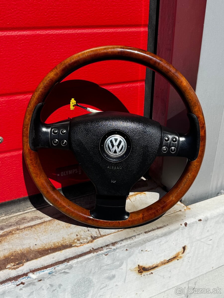 Drevený volant passat b6
